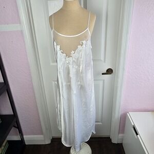 Cinema Etoile Vtg Long Ivory‎ Satin Gown Beaded Applique Size XL Lingerie
